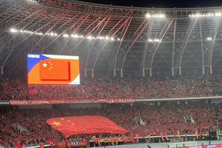 武磊晒抵卡塔尔视频：足球在哪里都是这么受欢迎，进入亚洲杯赛区